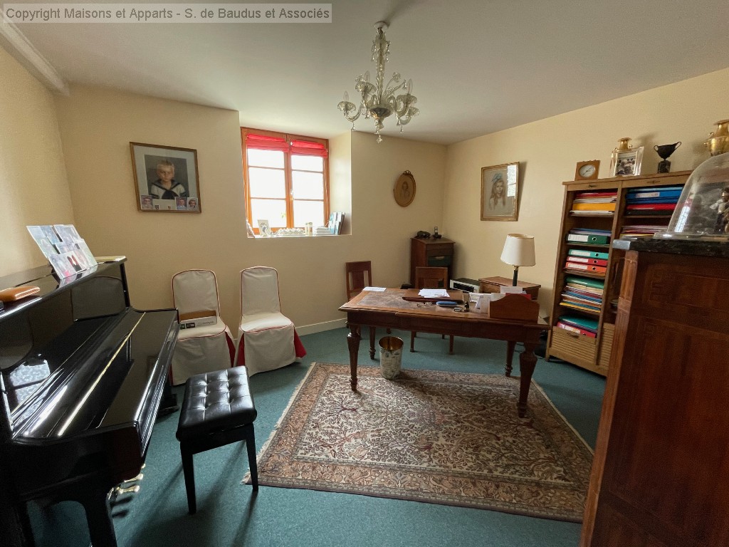 Maison à vendre, BEAUGENCY COLOMBIER AU CALME, 229 m², 8 pièces