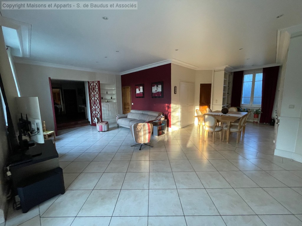 Maison à vendre, ST AY, 235 m², 8 pièces