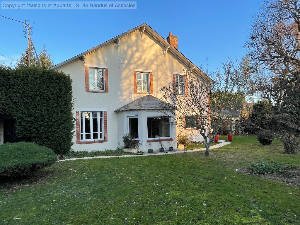 Maison à vendre, ST AY, 235 m², 8 pièces