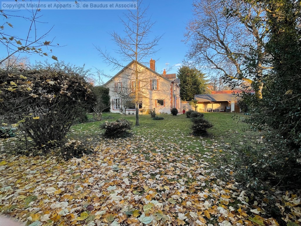 Maison à vendre, ST AY, 235 m², 8 pièces