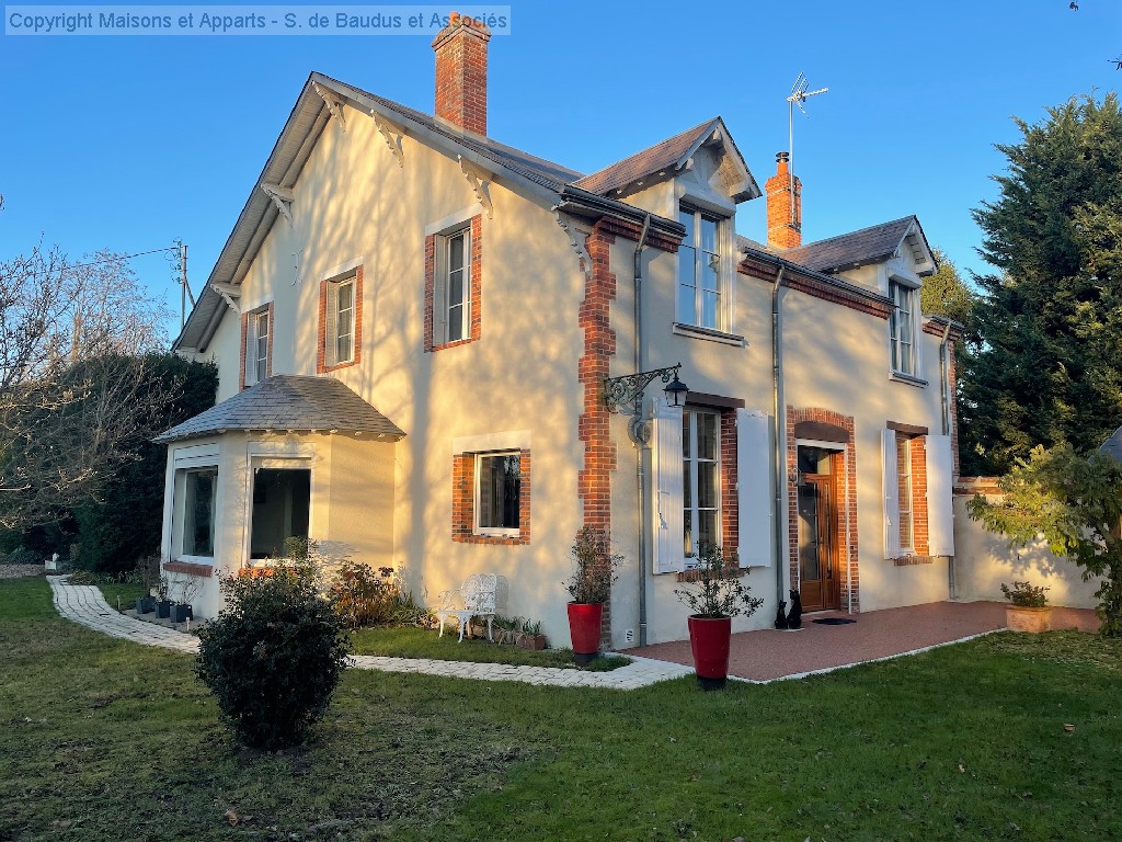 Maison à vendre, ST AY, 235 m², 8 pièces